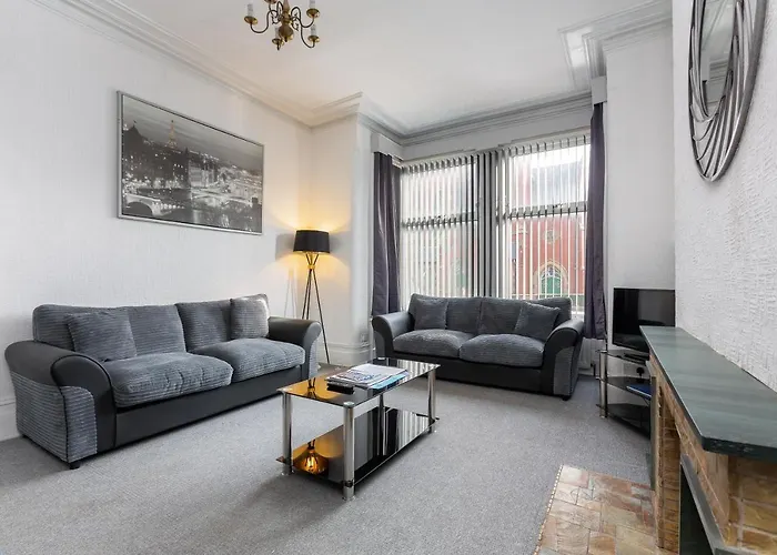 Raikes Parade Victorian Holiday Home - Blackpool Resort Collection